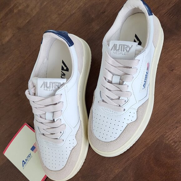 Autry Shoes - NWT - Autry Medalist Low Women’s Sneakers in White Blue 👟💙